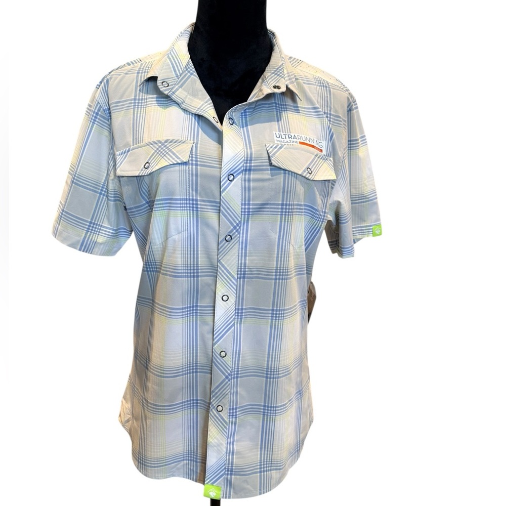 Men's Running Shirt Rabbit Blue White  Ultra Performance Button Down Small NWT